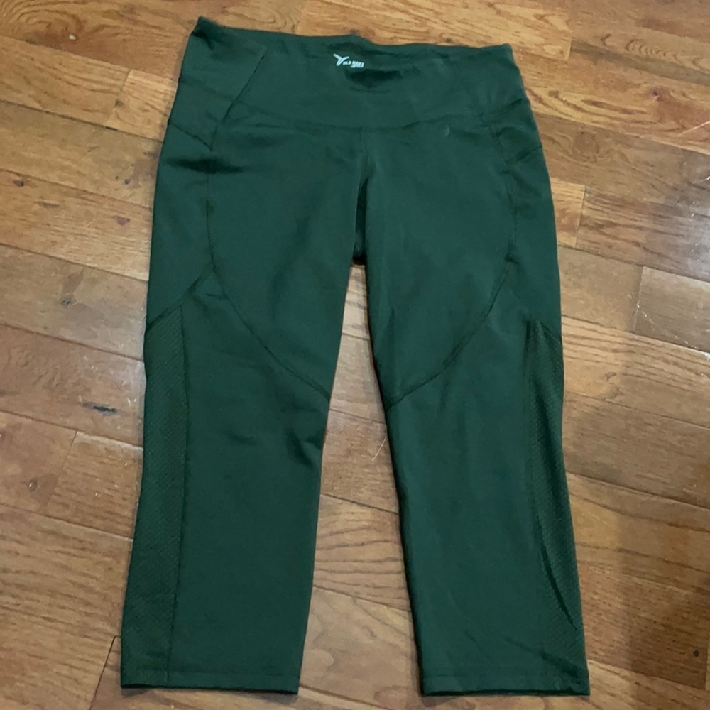 Old Navy green Capri Leggings M